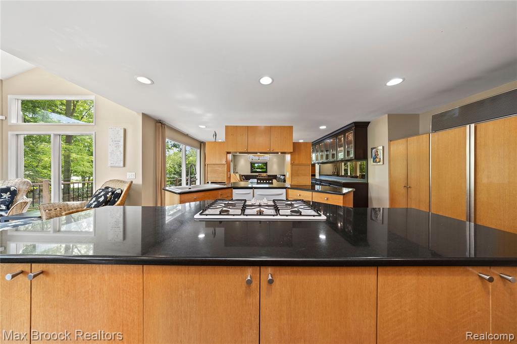 6067 Charles Drive, West Bloomfield, MI — Photo 19