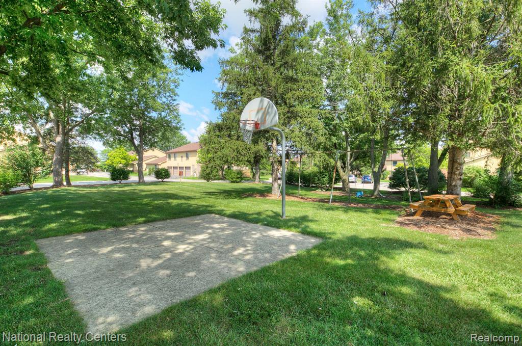 41702 BEDFORD Drive, Canton, MI 48187 — Photo 29