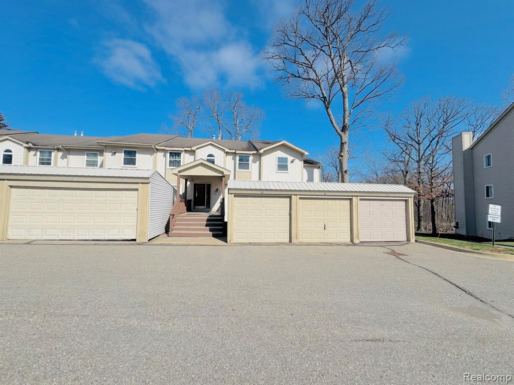4956 Oak Hill Drive, 78, Waterford, MI 48329 — front exterior