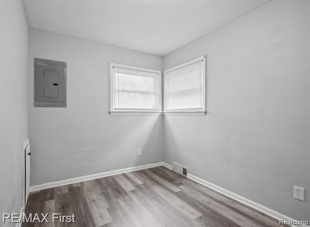 87 E PLEASANT Street, River Rouge, MI 48218 — Photo 8