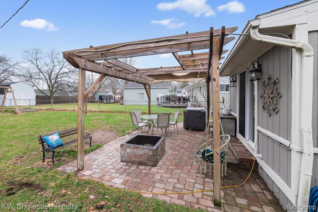 341 Rustic Circle, White Lake, MI — Photo 36
