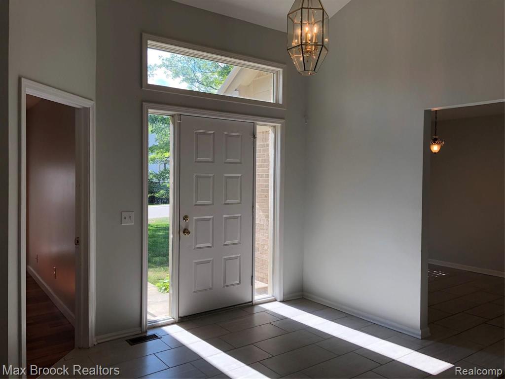 5273 SIMPSON LAKE Road, West Bloomfield, MI 48323 — Photo 11