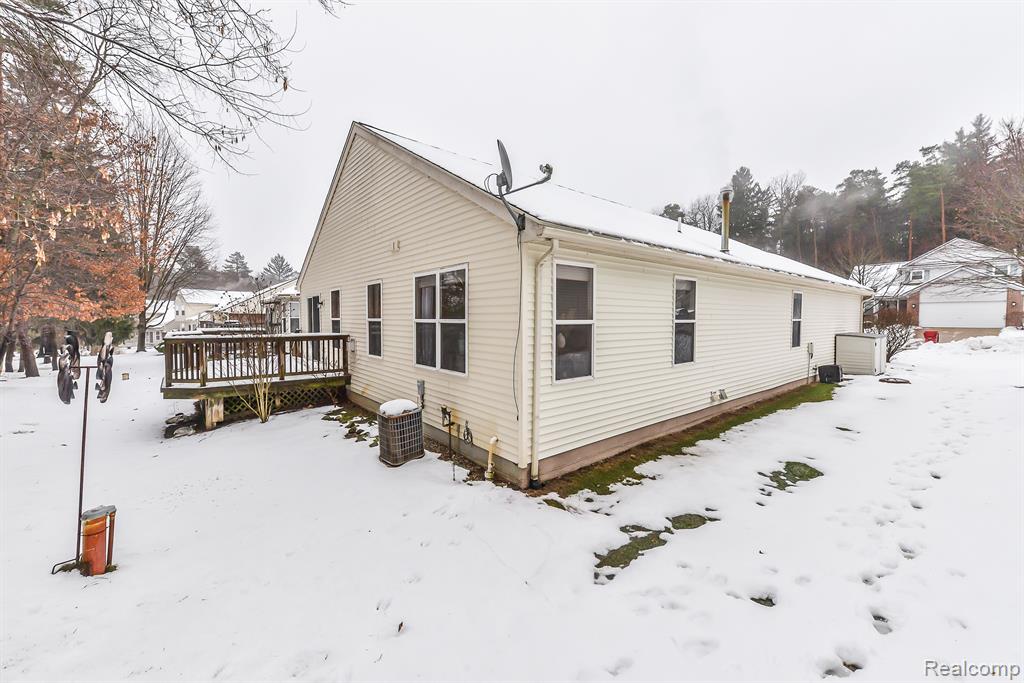 2578 SIGNATURE Circle, Pinckney, MI 48169 — Photo 44