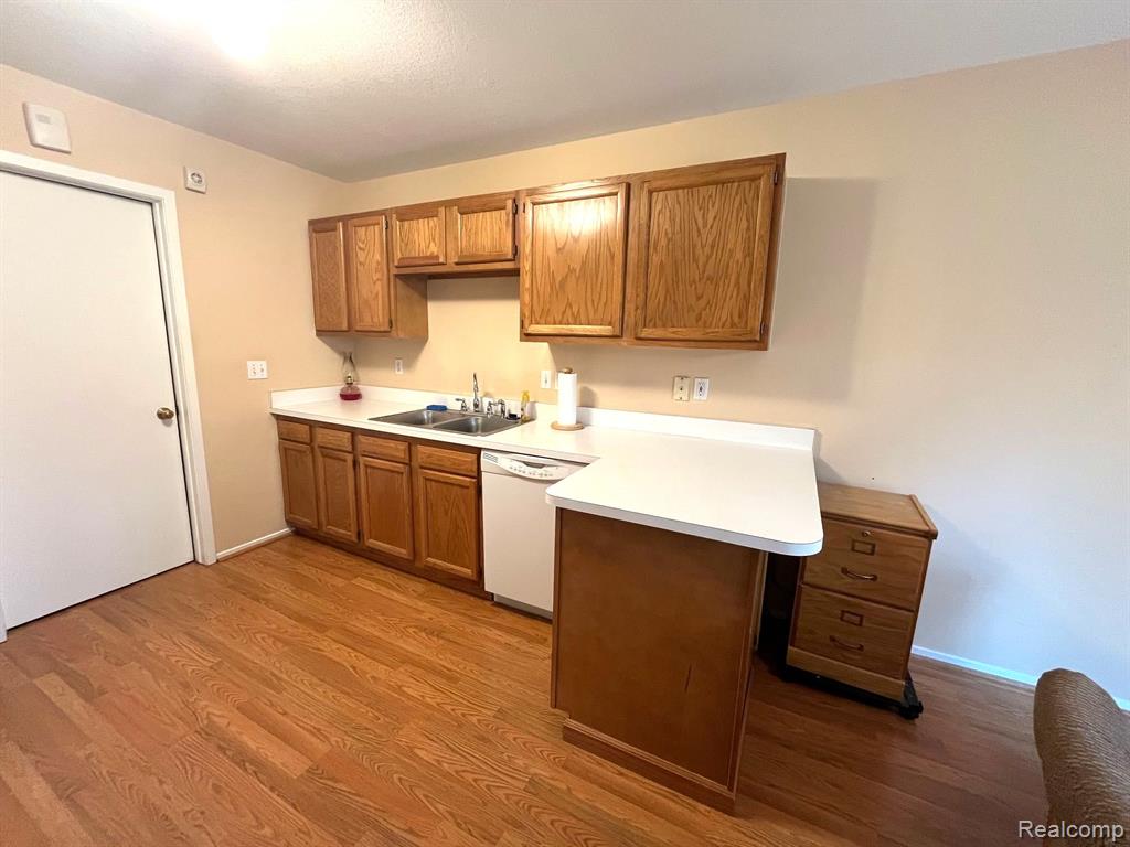 36641 DEERHURST Street S, 10, Westland, MI — Photo 14