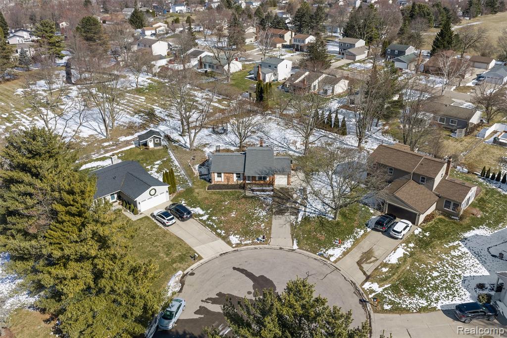 3712 Summit Court, Wixom, MI 48393 — Photo 21