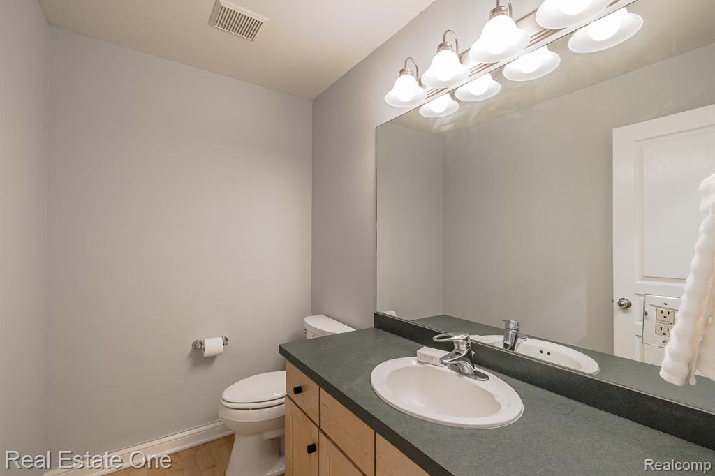 5690 White Lake Road, Clarkston, MI — Photo 23