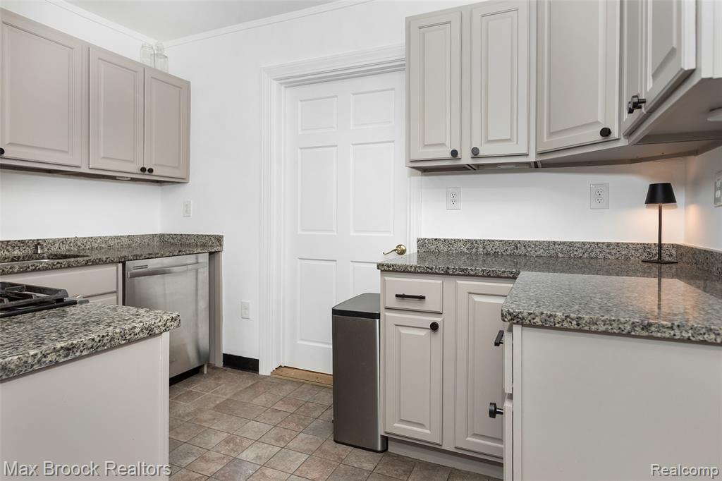 599 Virginia Street, Plymouth, MI 48170 — Photo 8