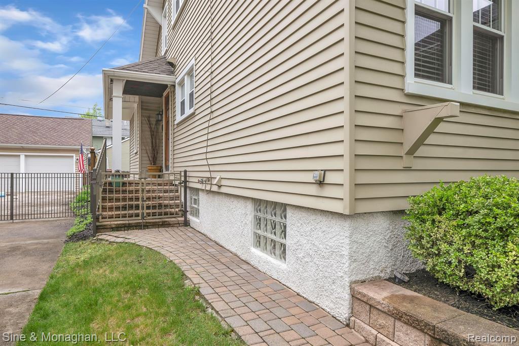 424 W Hudson Avenue, Royal Oak, MI 48067 — Photo 39