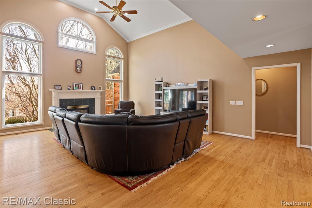 6904 GRANGER Drive, Troy, MI 48098 — Photo 9