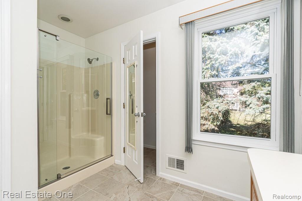 619 Whitney Drive, Rochester Hills, MI 48307 — Photo 28