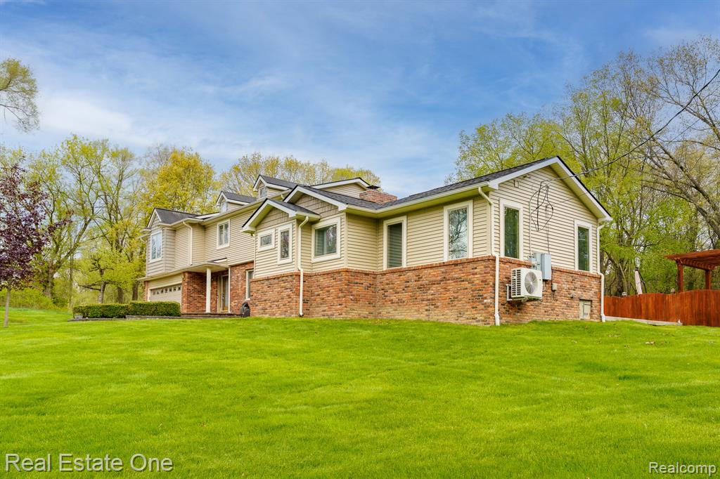 9243 Sherwood Drive, Davisburg, MI 48350 — Photo 39