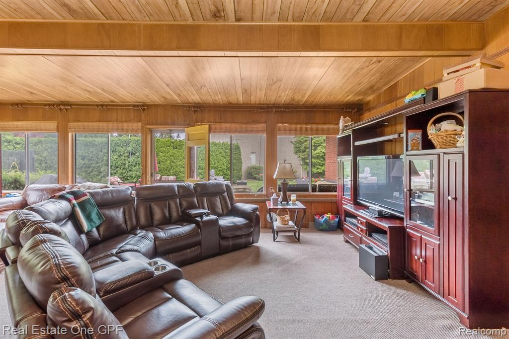 60 MOORLAND Drive, Grosse Pointe Shores, MI 48236 — Photo 45