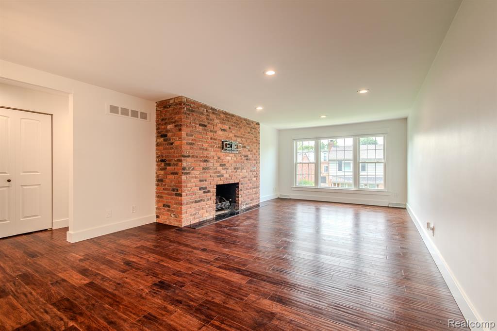 551 N Old Woodward Avenue, Birmingham, MI 48009 — Photo 2