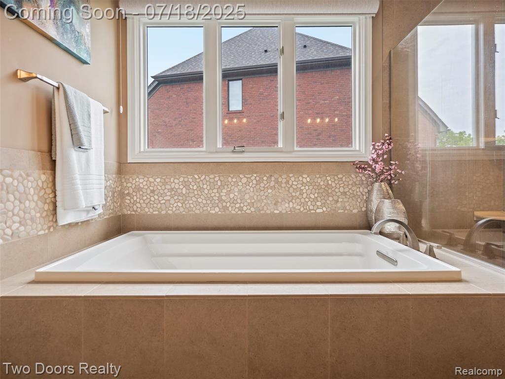 3551 Royal Berkshire Lane, Oakland, MI — Photo 35