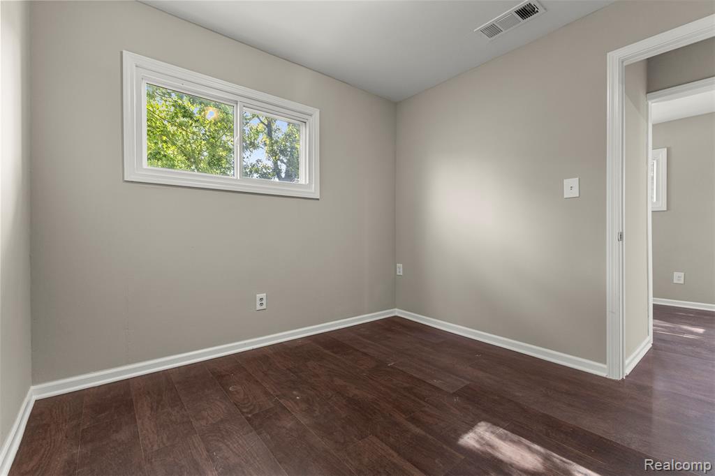 8279 Hugh Street, Westland, MI — Photo 18