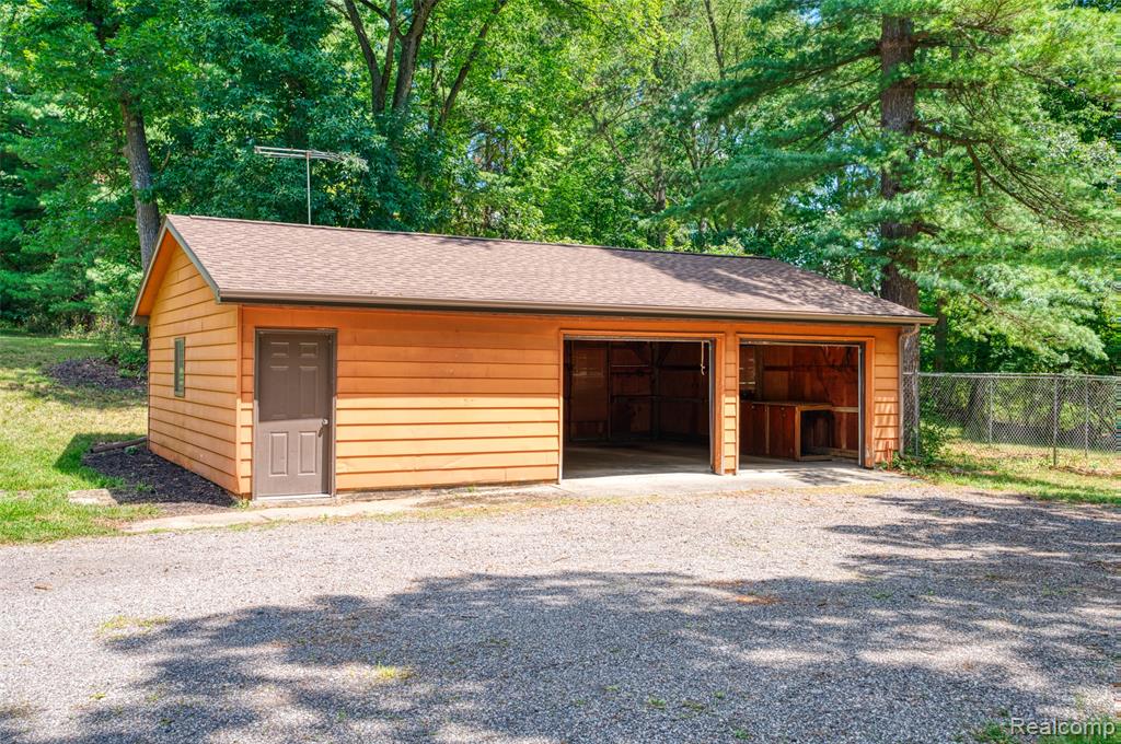 3166 Bigelow Road, Howell, MI 48855 — Photo 44