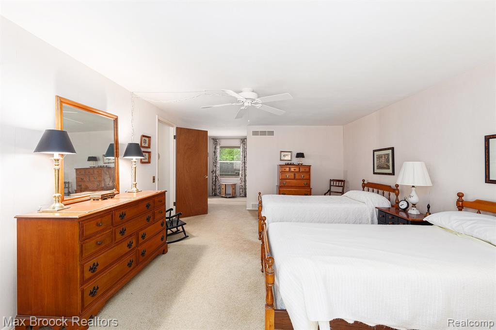 942 S Shady Hollow Circle, Bloomfield Hills, MI 48304 — Photo 15