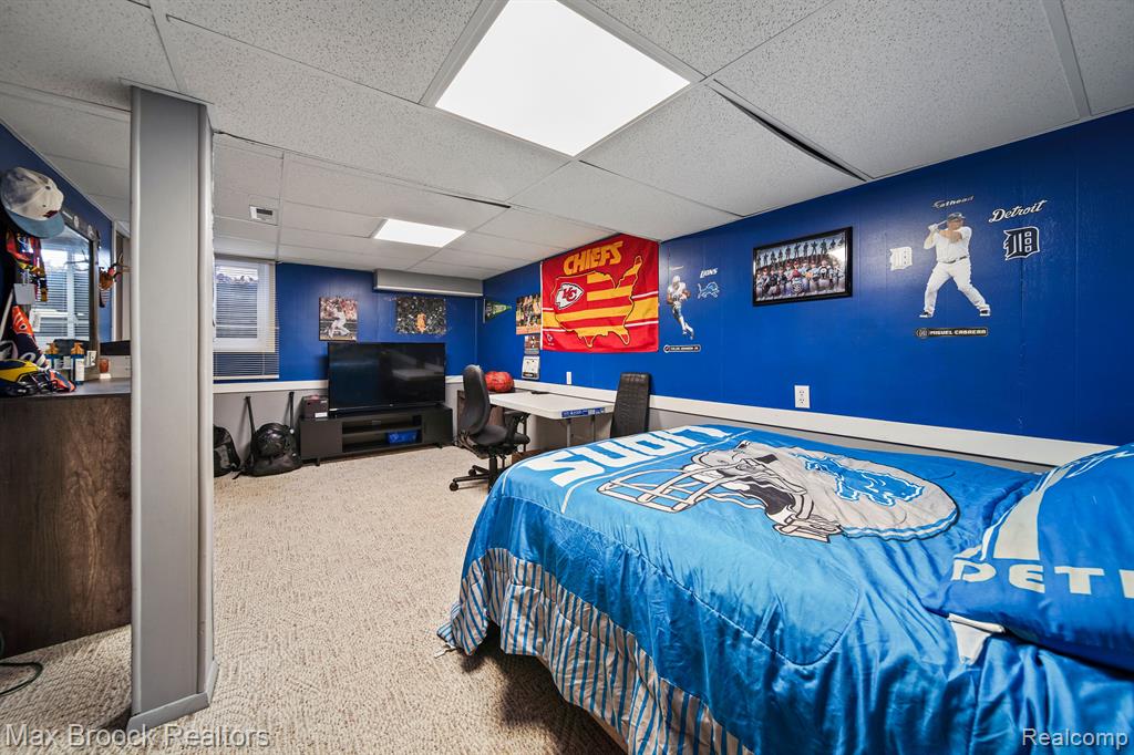 8673 EDGEWATER Lane, Warren, MI 48093 — Photo 14