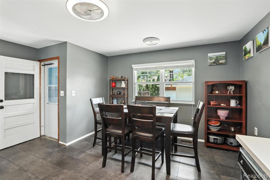 678 Shenandoah Drive, Clawson, MI — Photo 12