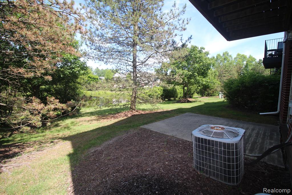 423 CHERRY ORCHARD Road, Canton, MI 48188 — Photo 3