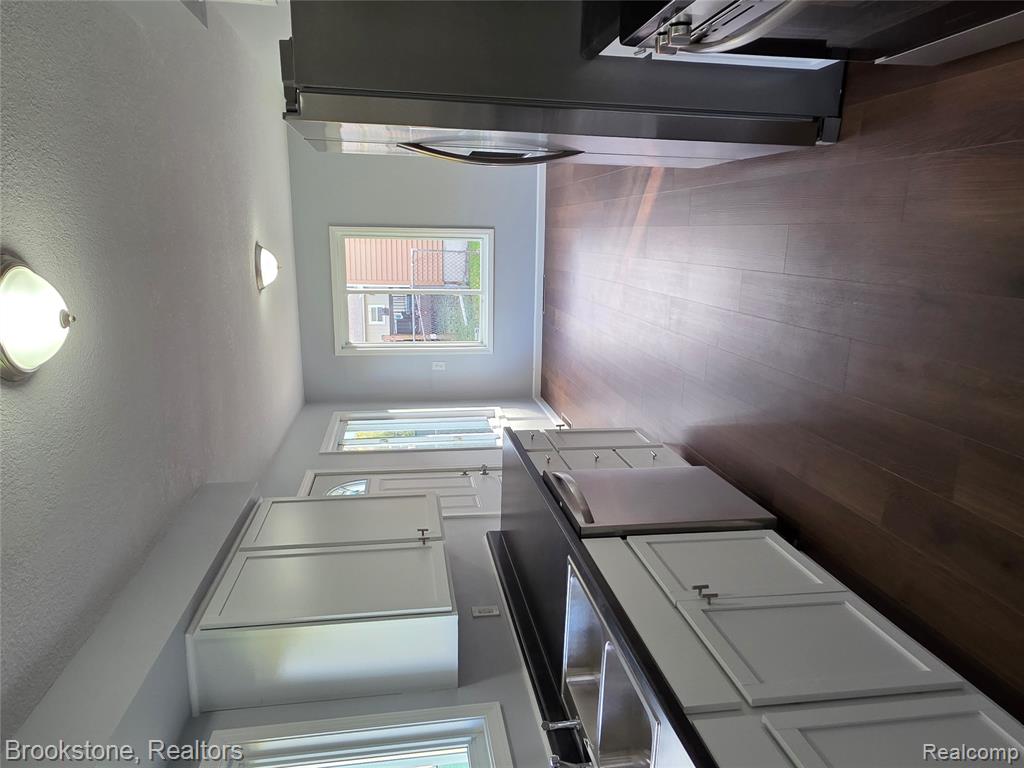 420 Sunnyside Drive, Flushing, MI 48433 — Photo 11
