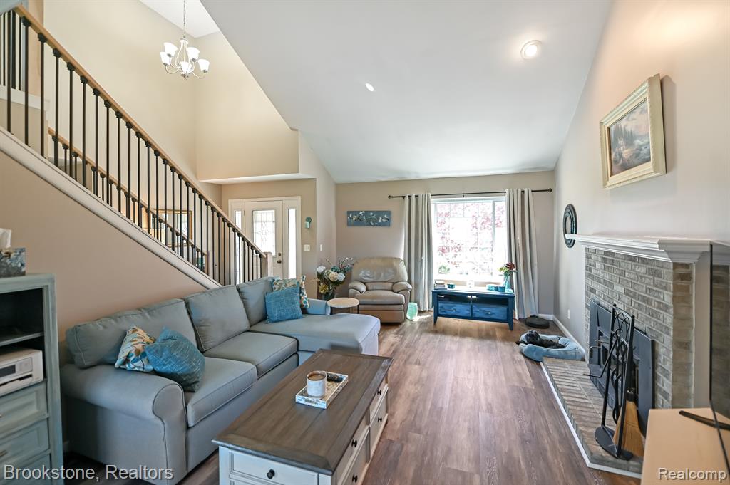 8344 DEER CREEK Court, Grand Blanc, MI 48439 — Photo 5