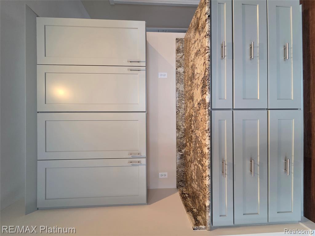 7484 SKYLAR Court, Swartz Creek, MI 48473 — Photo 4