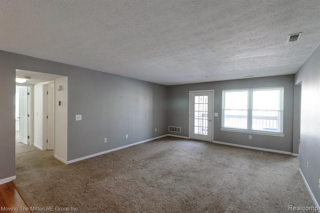 1398 Heatherwood Lane, Ann Arbor, MI 48108 — Photo 4