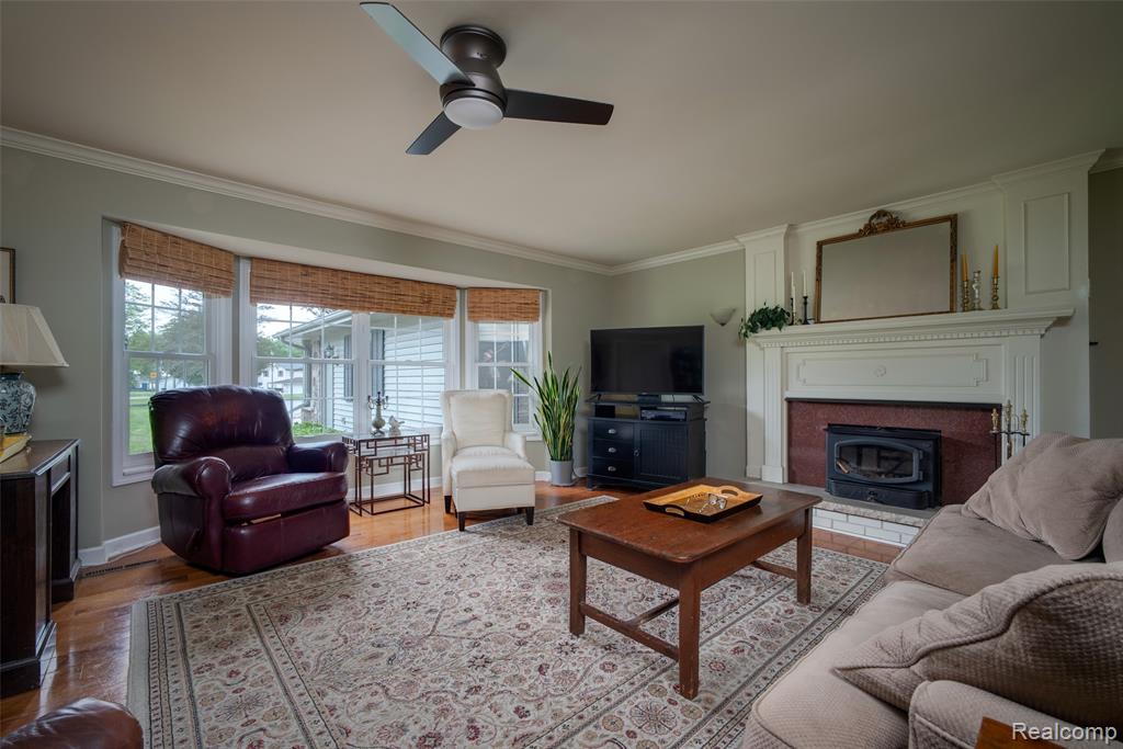 9404 River Road, Algonac, MI 48001 — Photo 8