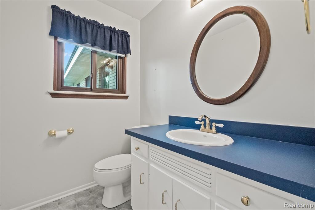 2475 Lafay Drive, West Bloomfield, MI 48324 — Photo 24