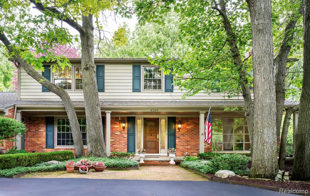 4269 N Willoway Estates Court, Bloomfield Hills, MI 48302 — front exterior