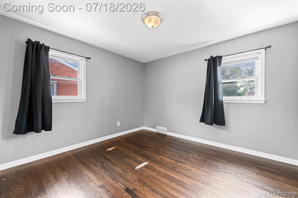 8950 Brentwood Street, Livonia, MI 48150 — Photo 16