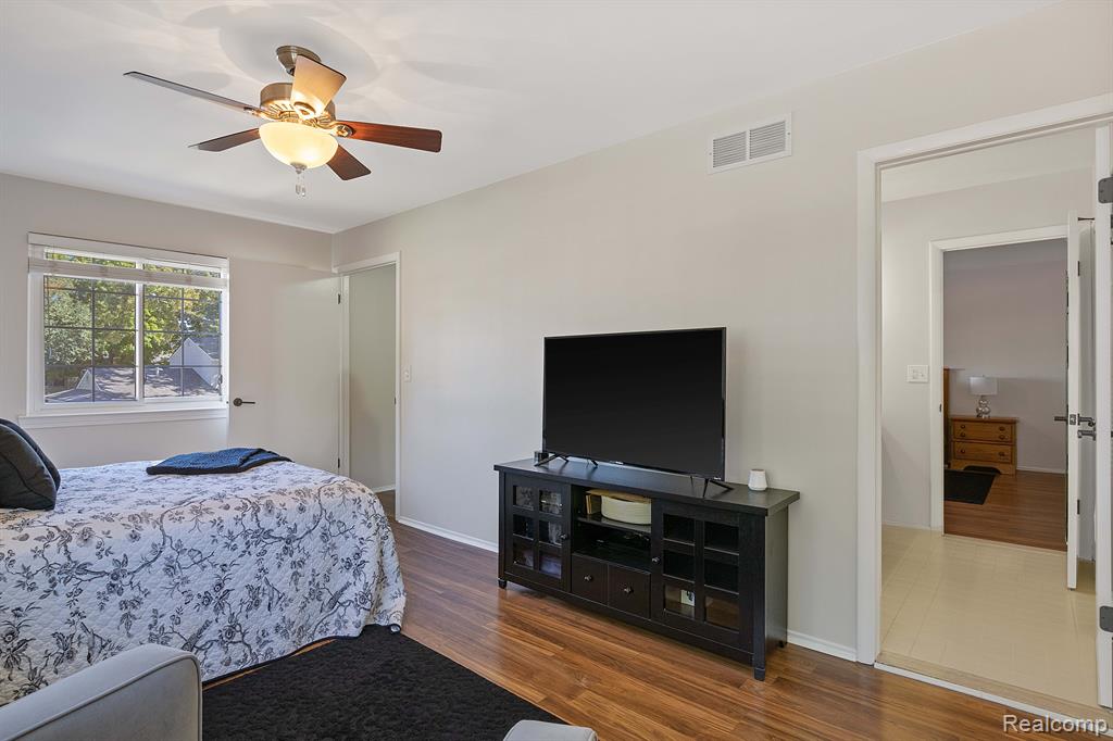1961 WICKHAM Street, Royal Oak, MI 48073 — Photo 15
