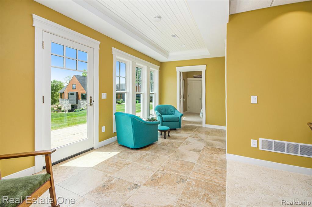 575 Tracy Lane, Milford, MI 48381 — Photo 41