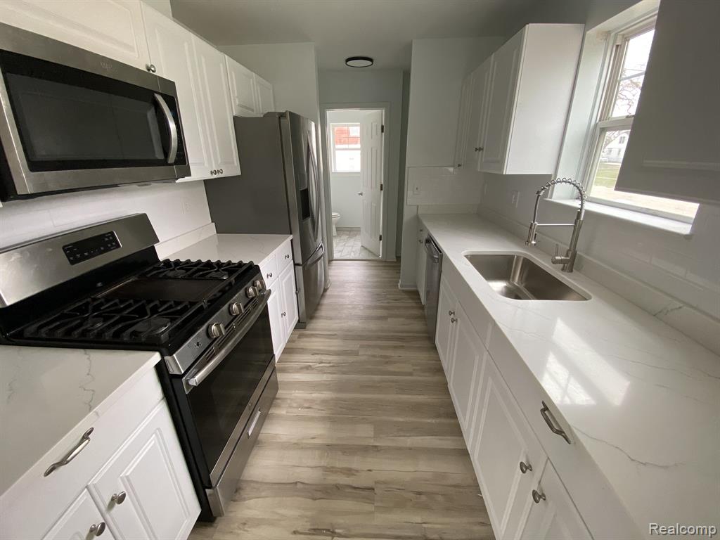 21032 WOODSIDE Avenue, Ferndale, MI 48220 — Photo 9