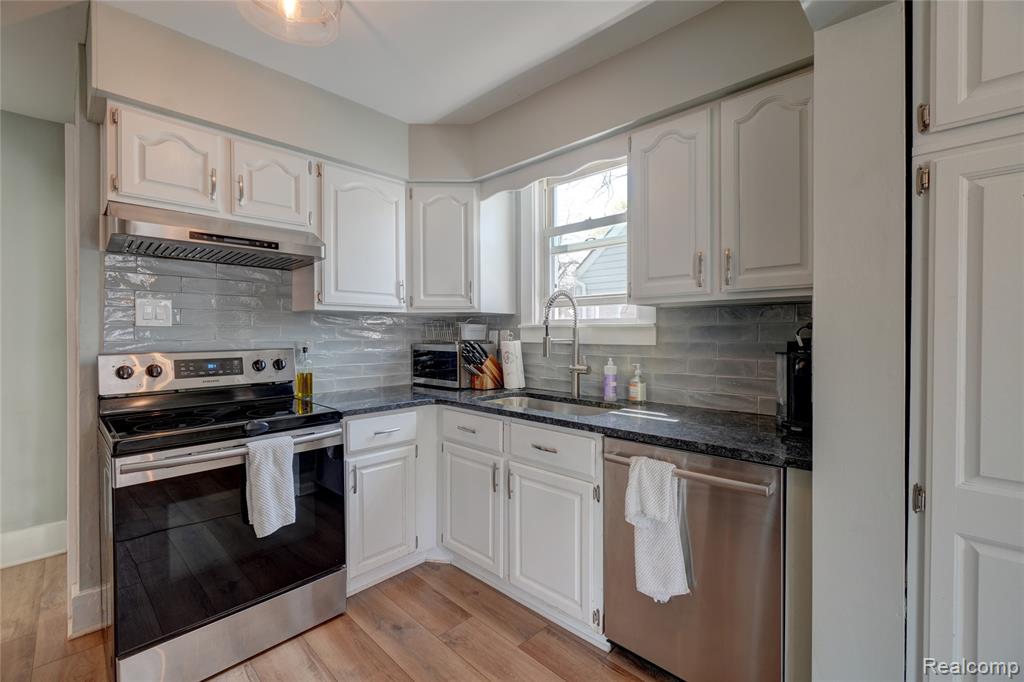 59 Wellesley Drive, Pleasant Ridge, MI — Photo 14