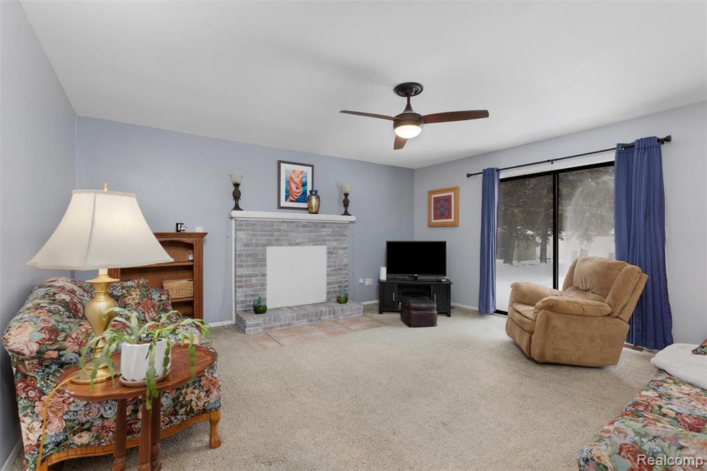 5695 CAREN Drive, Ypsilanti, MI 48197 — Photo 18
