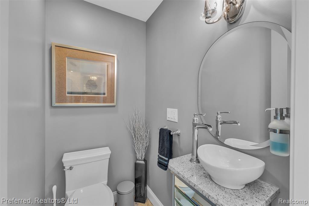 7660 Maceday Lake Road, Waterford, MI 48329 — Photo 47