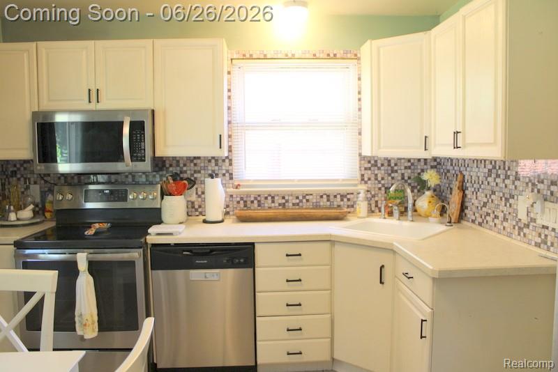 8951 Stevens Street, Taylor, MI 48180 — Photo 13