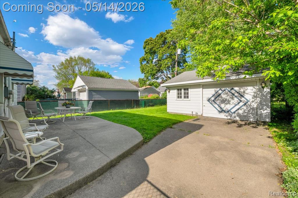 900 N Edison Avenue, Royal Oak, MI 48067 — Photo 17
