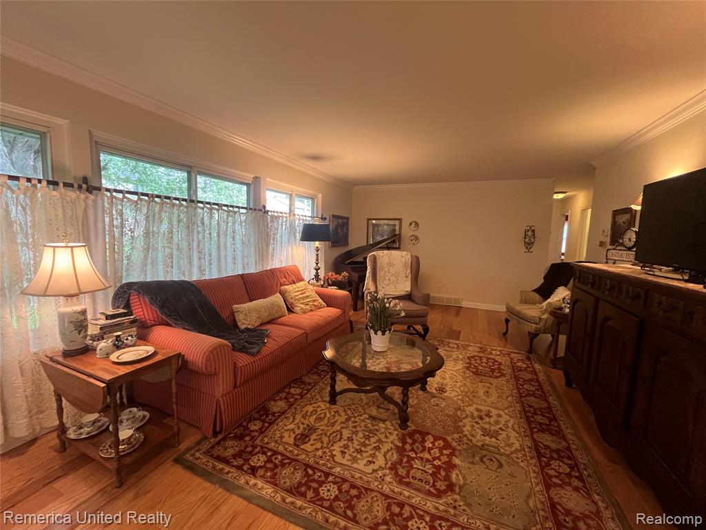 2223 Strader Drive, West Bloomfield, MI 48324 — Photo 12