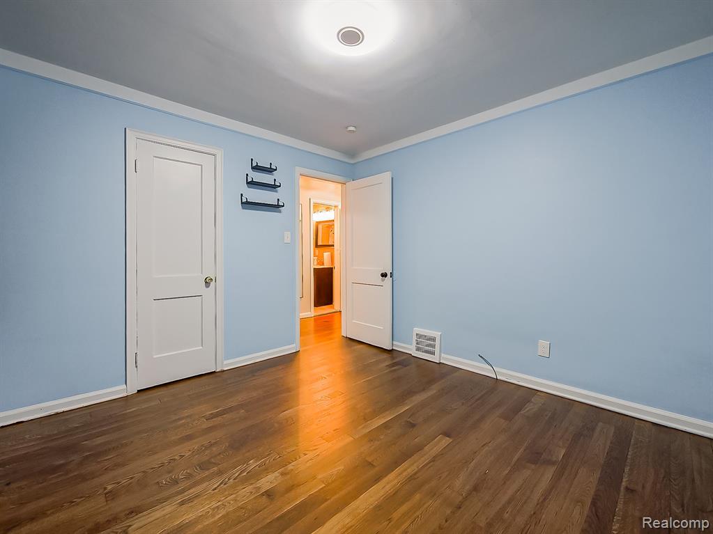 4205 Syracuse Street, Dearborn Heights, MI 48125 — Photo 8
