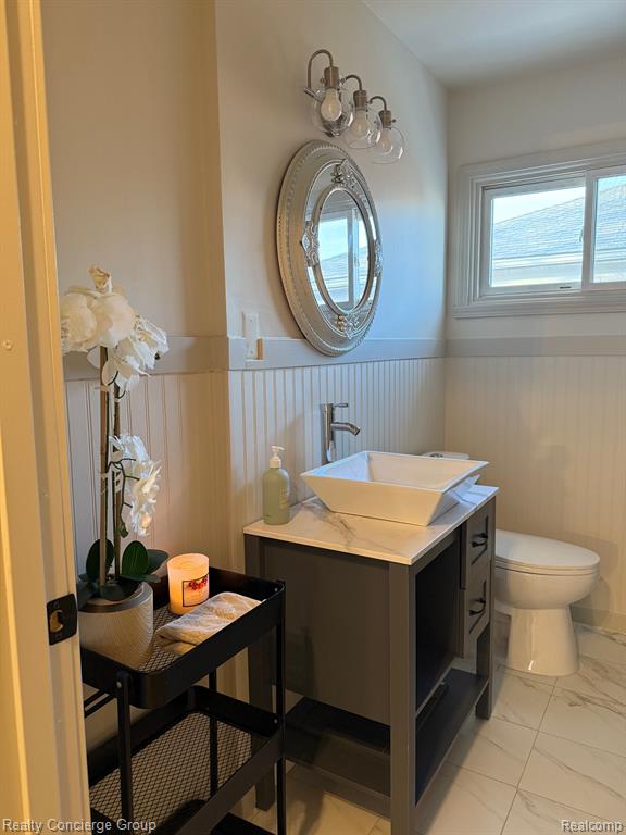 400 N LEONA Avenue, Garden City, MI — Photo 21