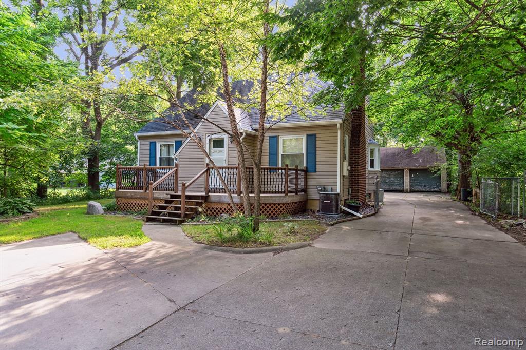 4311 FENTON Road, Flint, MI 48507 — Photo 4
