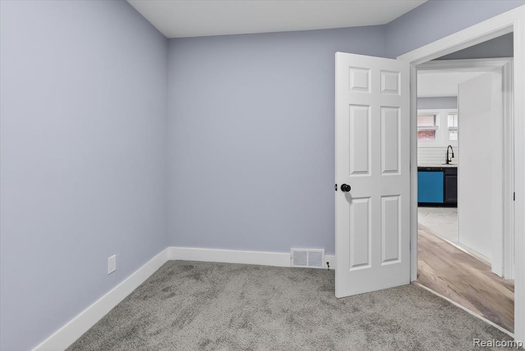14112 MANSFIELD, Detroit, MI 48227 — Photo 18
