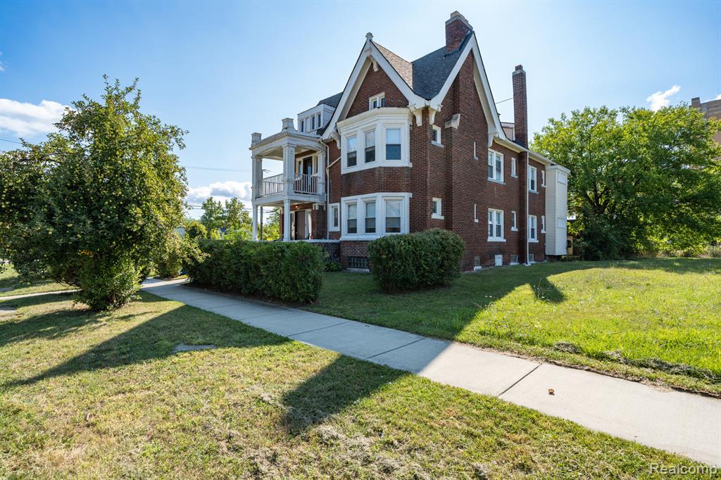 100 Chandler Street, Detroit, MI 48202 — Photo 33