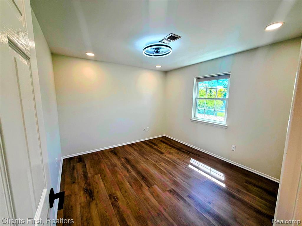 204 Princeton Drive, South Lyon, MI 48178 — Photo 19