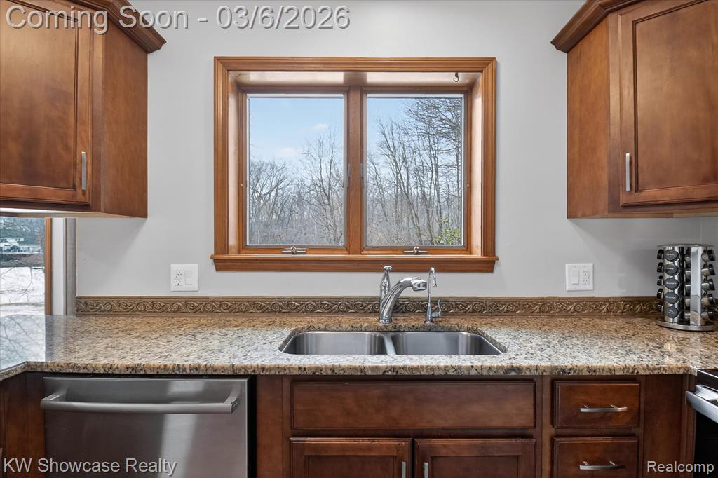 2031 Saint Clair Drive, Highland, MI — Photo 25