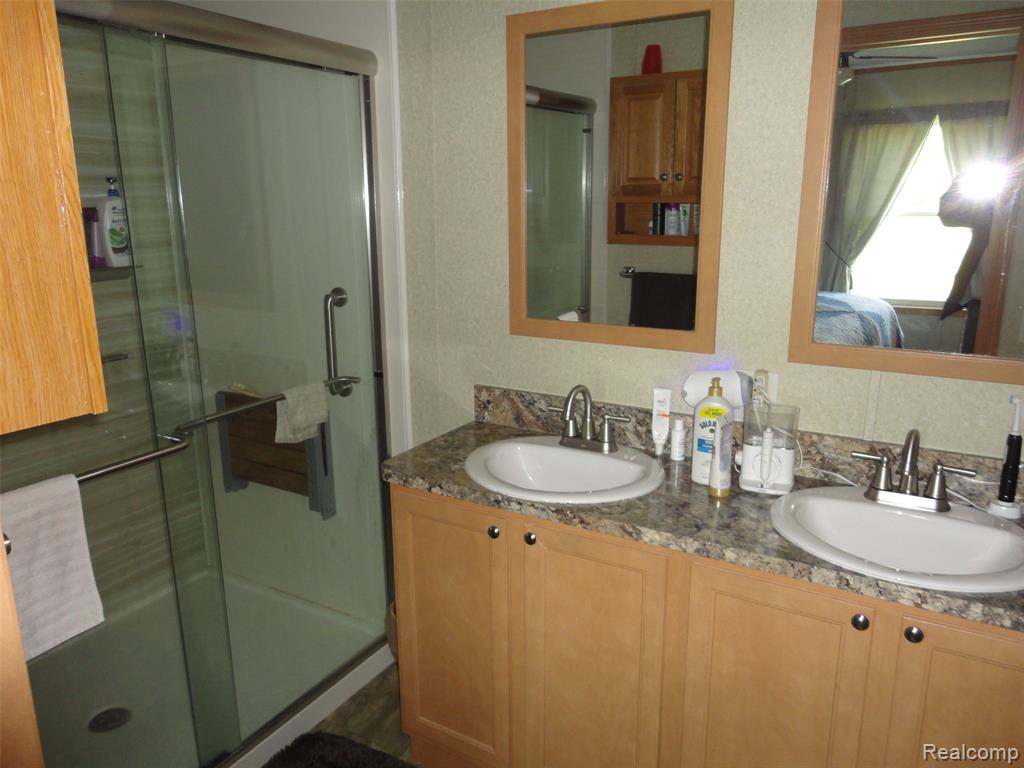 463 Edinborough Street, Temperance, MI 48182 — Photo 9