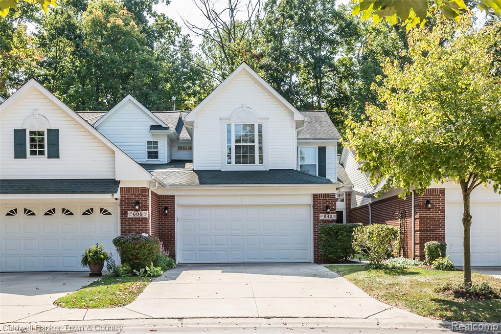 642 Chestnut Drive, Wixom, MI 48393 — front exterior
